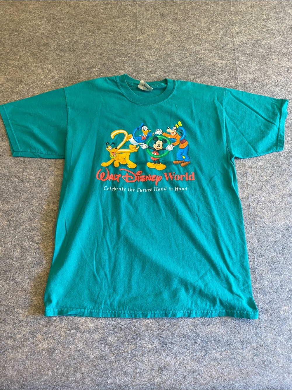 2000 Walt Disney World Exclusive Mickey & Friends Shirt